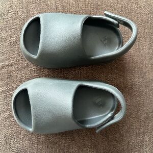 Adidas YEEZY SLIDE INFANTS